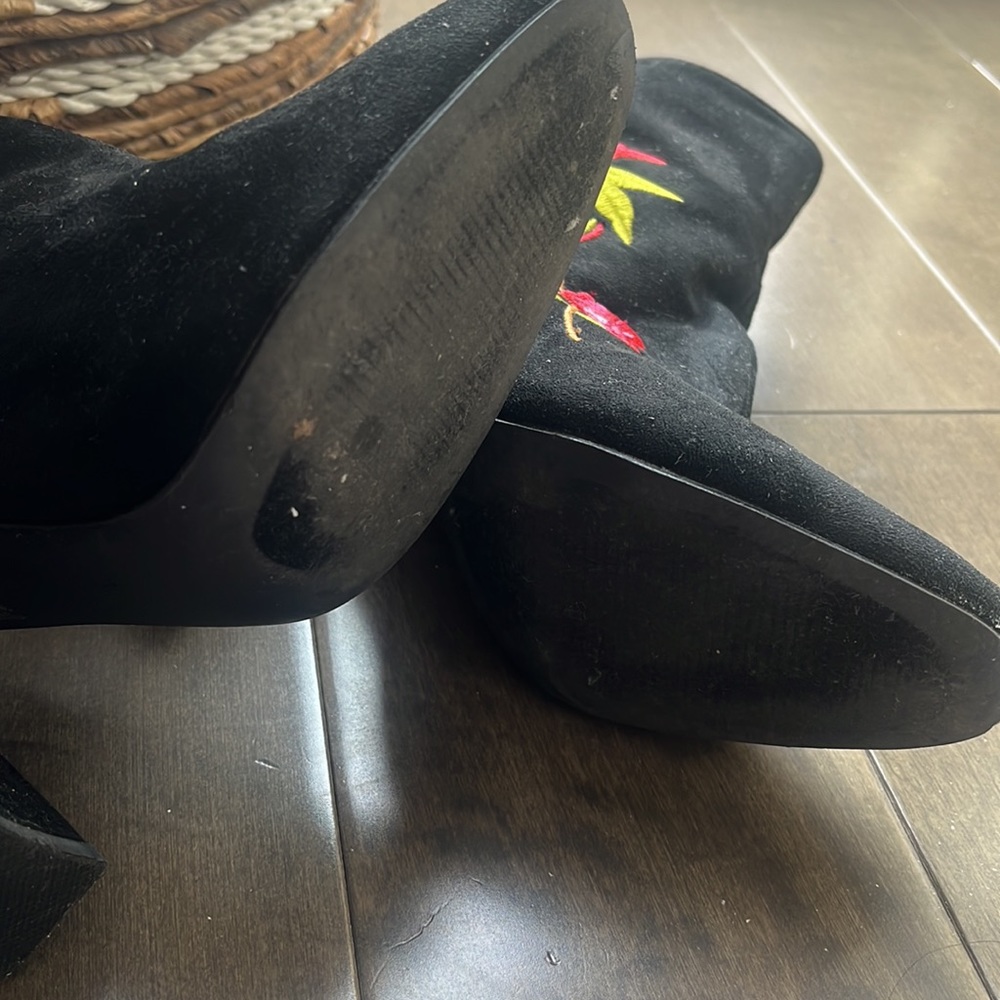 FLORAL BLACK BOOTIES - Picture 4 of 4